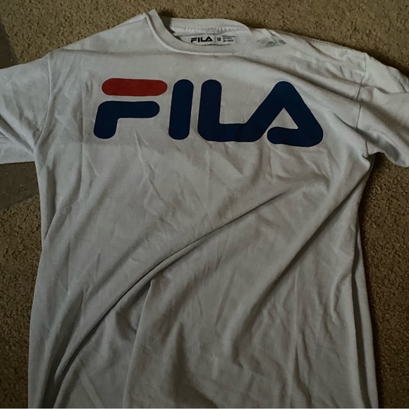 White fila t shirt - Picture 1 of 3
